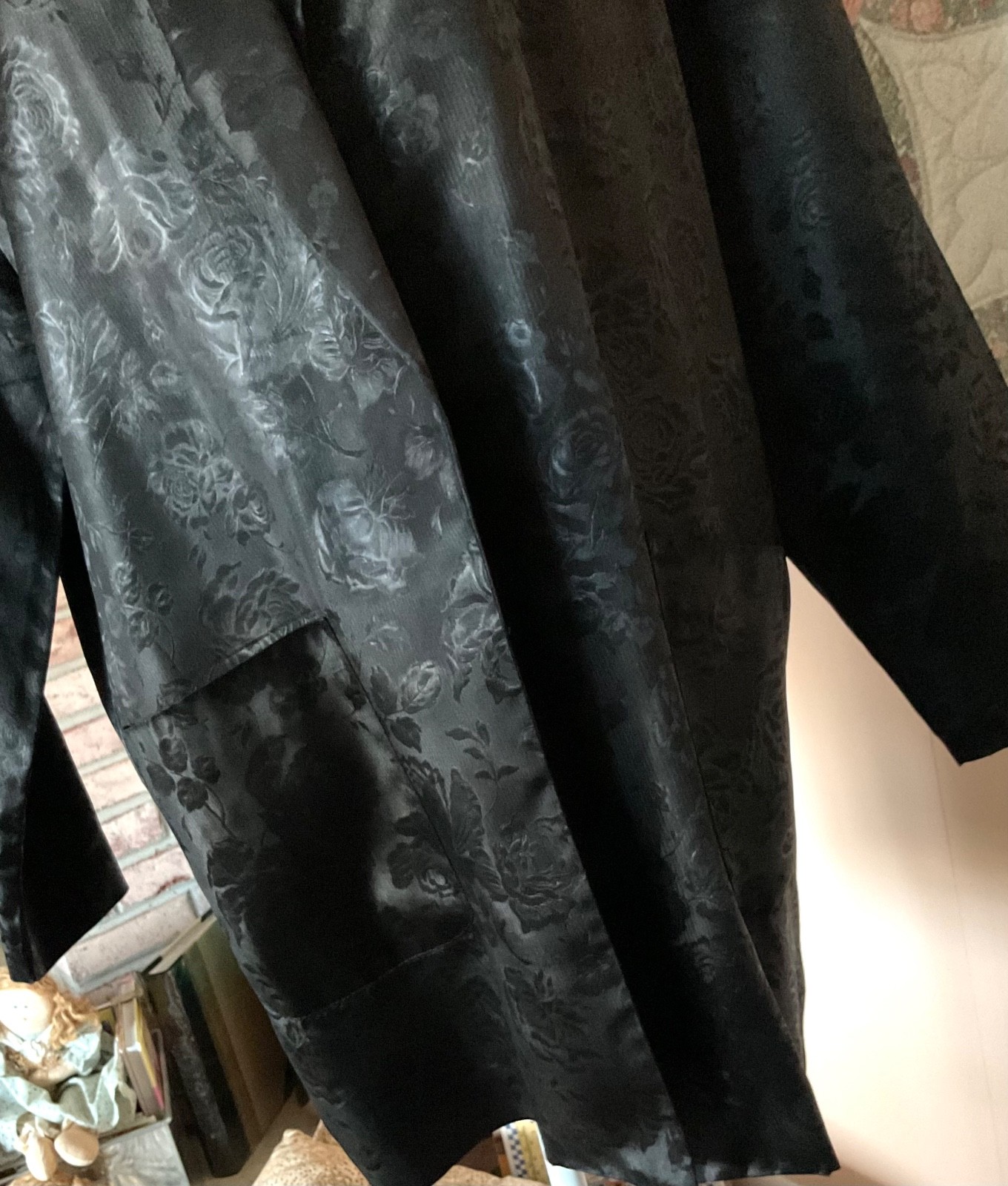 VTG MICHAEL BLAIR BLACK PROB SZ L LONG SILKY JACKET NO FABRIC/SIZE LABELS ILGWU