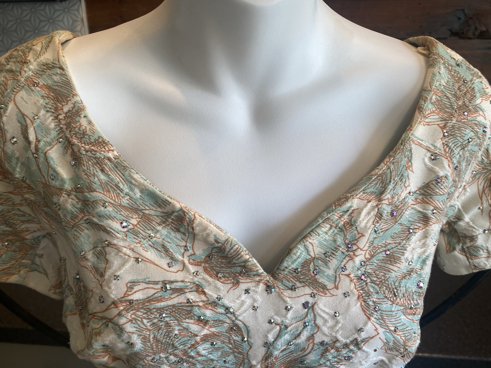 True VTG 1950s/60s Sequined All Over Floral Cocktail Dress Peach Ivory Aqua S/M