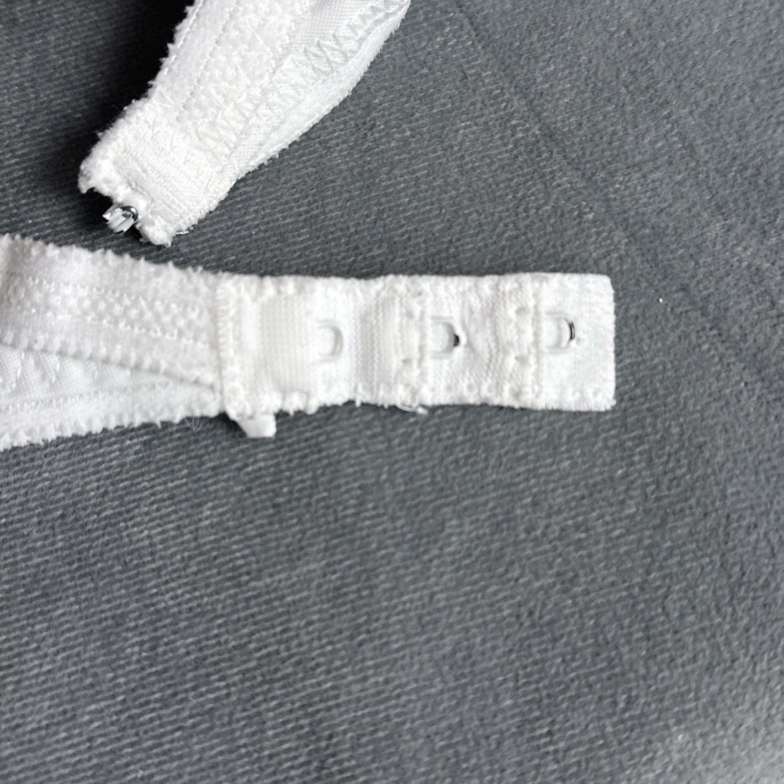Vintage Warner&rsquo;s The Real McCoy Wireless Bra Size 34B White 1295 Fiberfill Lined