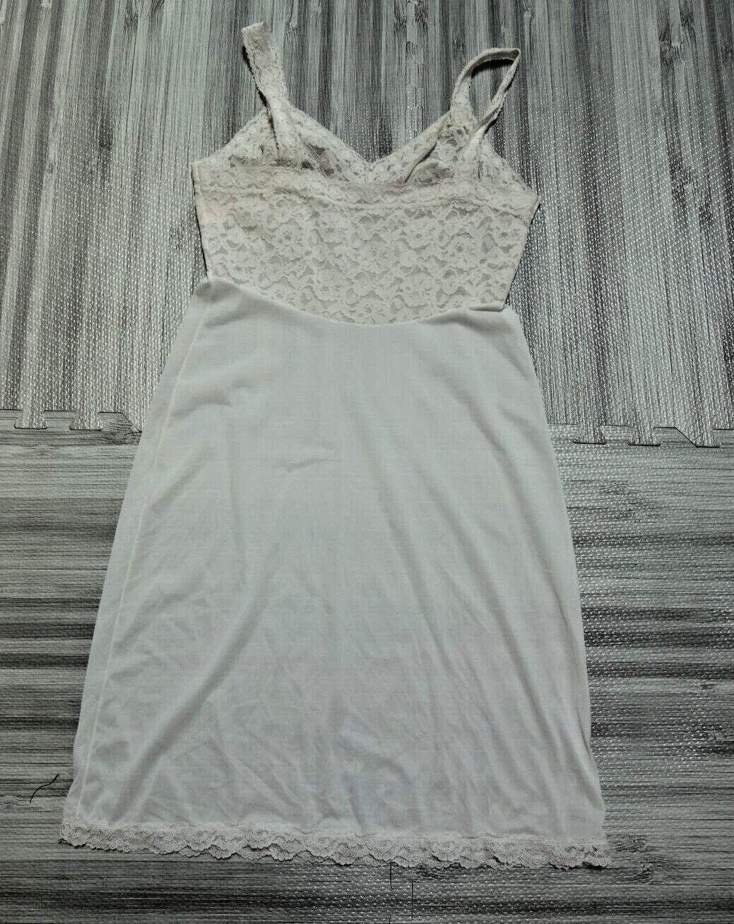 Vtg. Beeline Full Slip Stretch Fitted Lace Bodice White Nylon Size 34