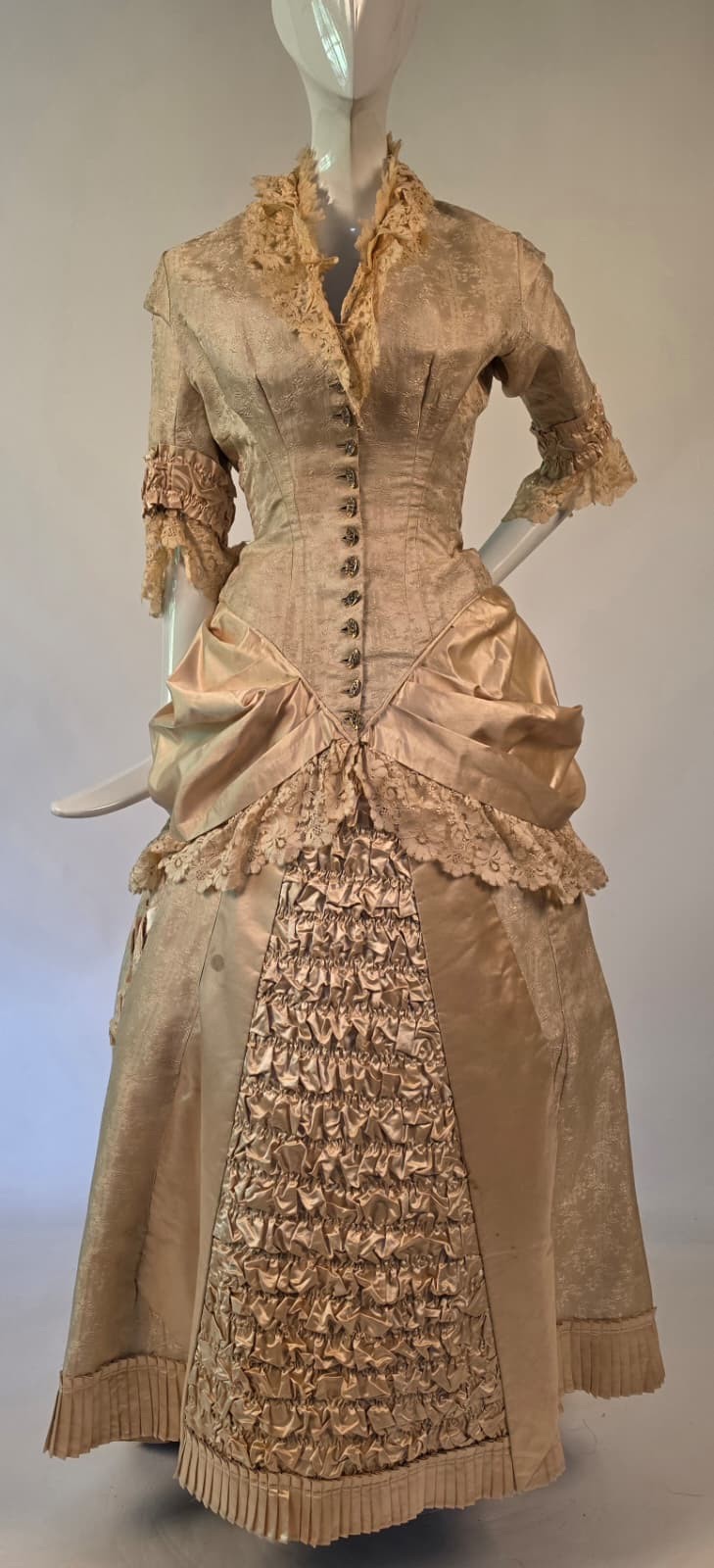 VICTORIAN 1880’S FIGURED SILK + SATIN BUSTLE DRESS W POLONAISE SIDES + TRAIN