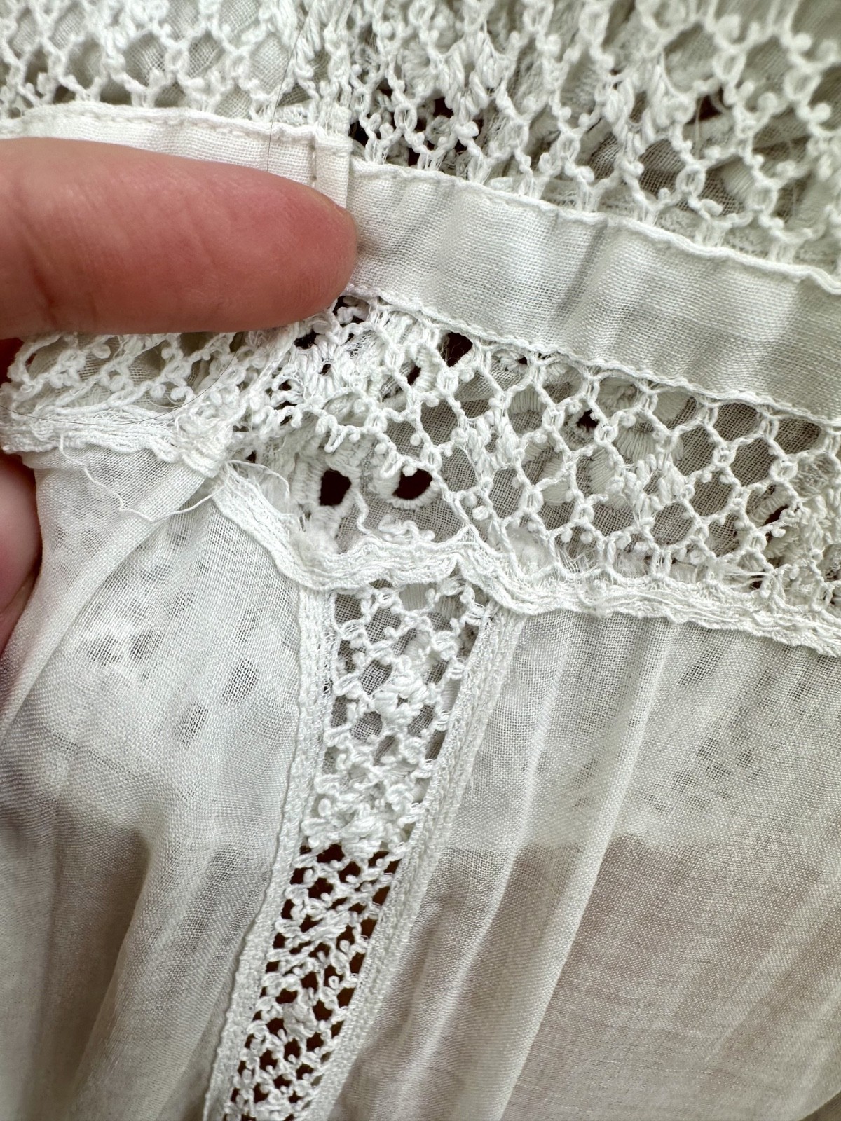 Antique Victorian Edwardian White lace Embroidered Cotton Tea Dress two piece