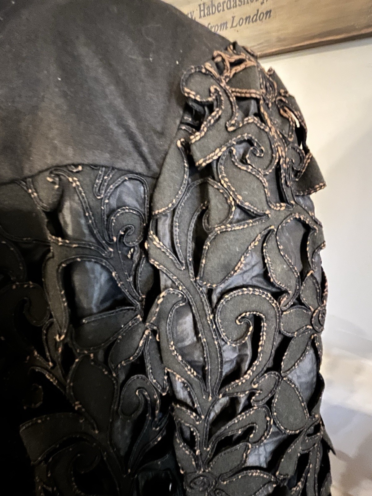 2608🌟Antique 1900s Silk Cutwork Coat Taffeta Skirt Lace Whitework Petticoat