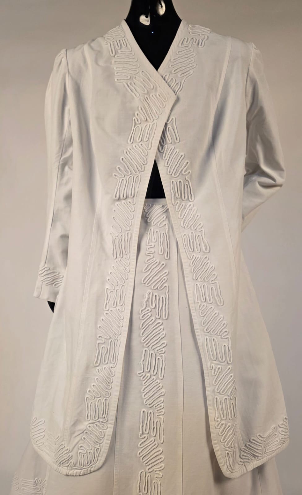 ANTIQUE EDWARDIAN 2 PC WHITE WALKING SUIT W SOUTACHE DETAILING