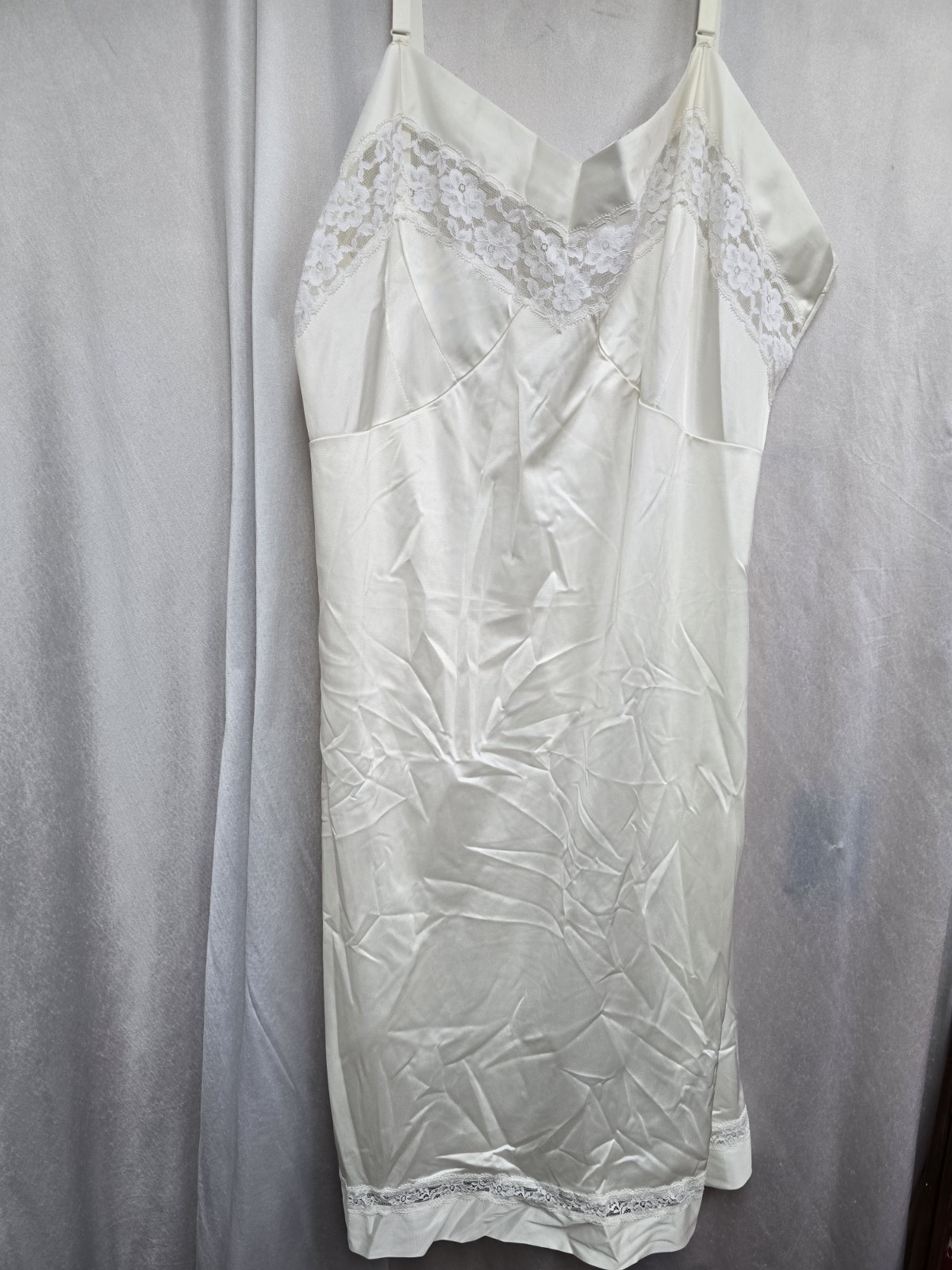 Vintage Cream White Nylon Slip 44 46 42
