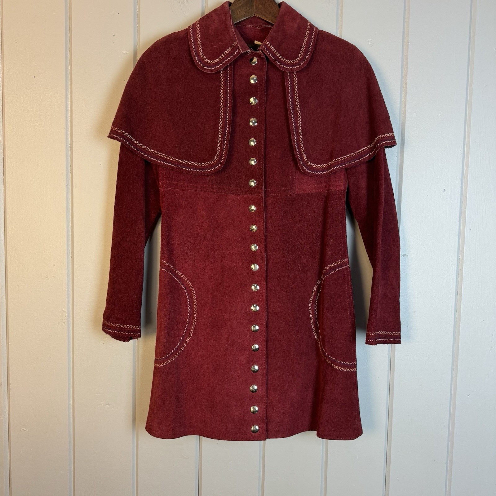 Vintage 70&rsquo;s Gassy Jack Heavy red Suede Duster Women&rsquo;s Coat Cape embroidered