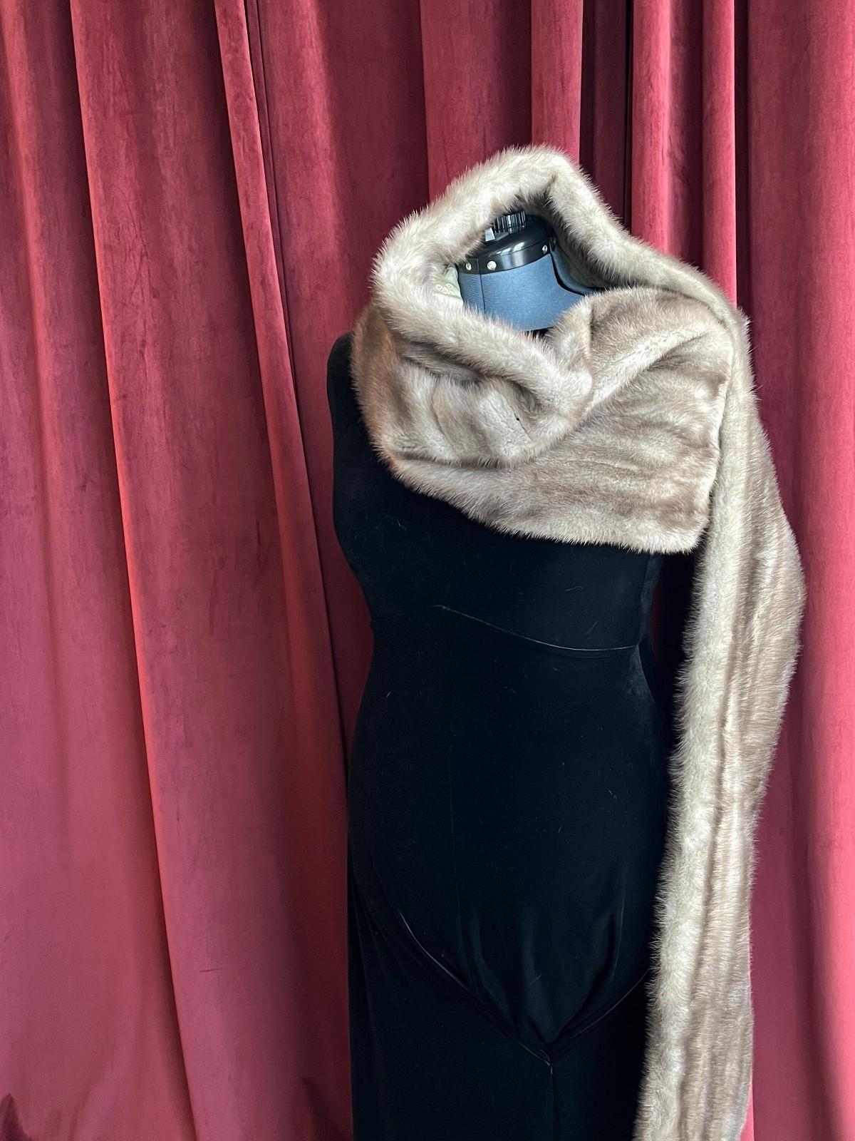 Hattie Carnegie • Fur Stole • Hollywood Length • Vintage Designer Couture