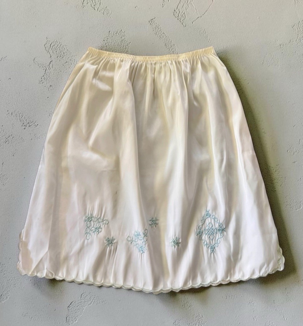 Vtg 60s Odette Barsa White Blue Embroidered Floral Half Slip S/M Cottage As Is