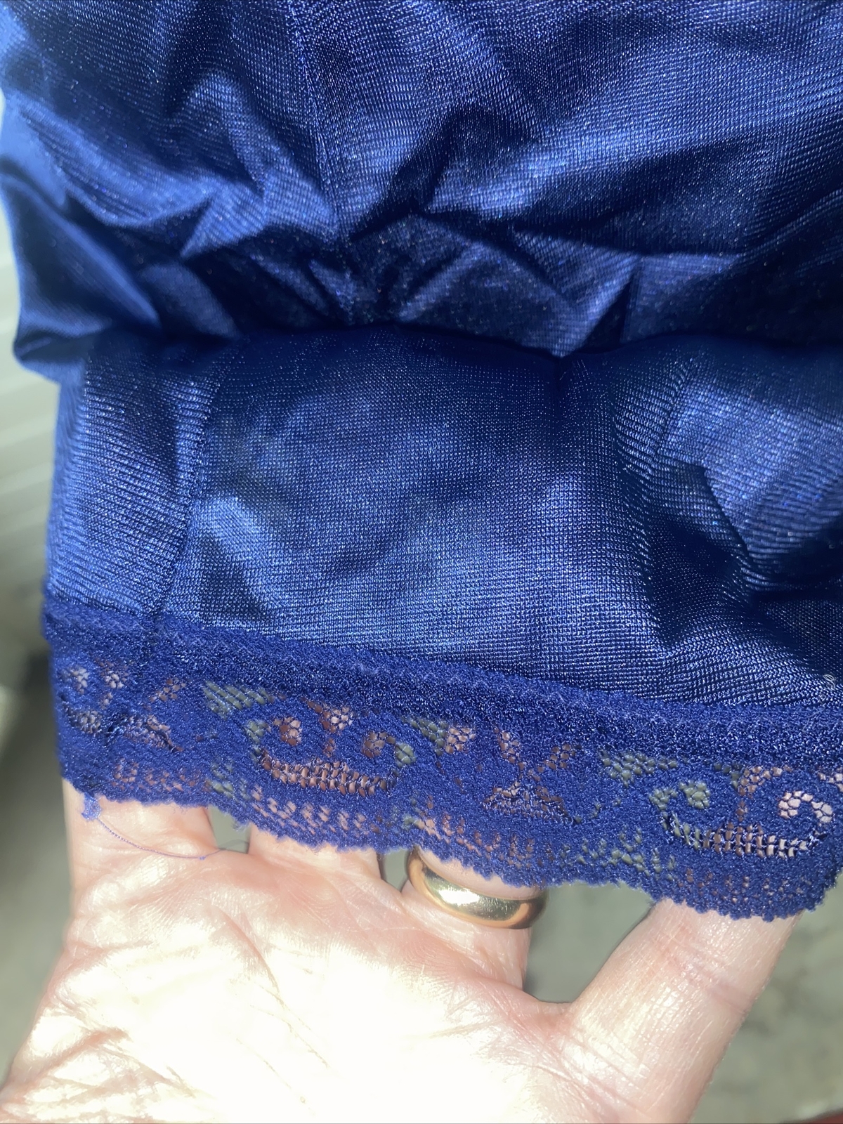 Vintage 70s 80s Warner’s Navy Blue Nylon/Lace Half Slip Size Small USA Made