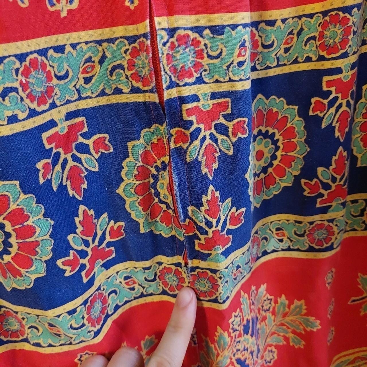 Vintage 1970s red and dark blue 3/4 zip paisley print Nieman Marcus Models Coat