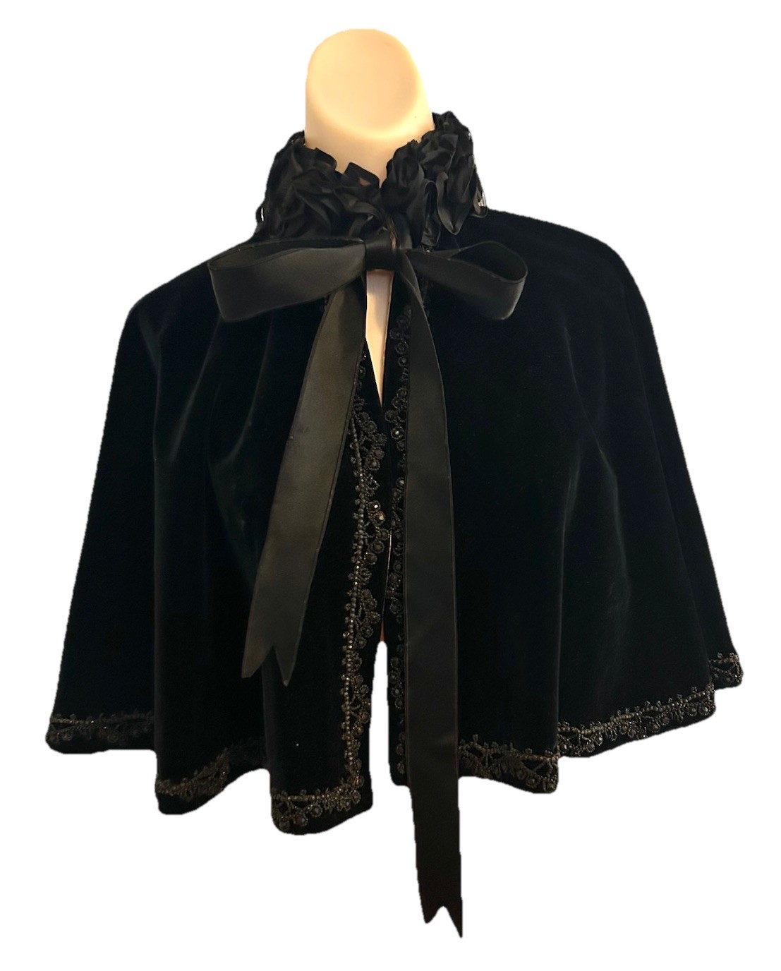 Vtg Victorian Gothic Steampunk Witchy Velvet Capelet Cape Beaded Ruffle Collar