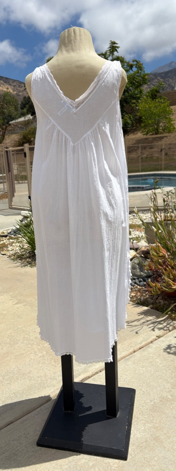 Vintage 90s Christian Dior Neiman Marcus White Cotton Lace Trim Nightgown M USA