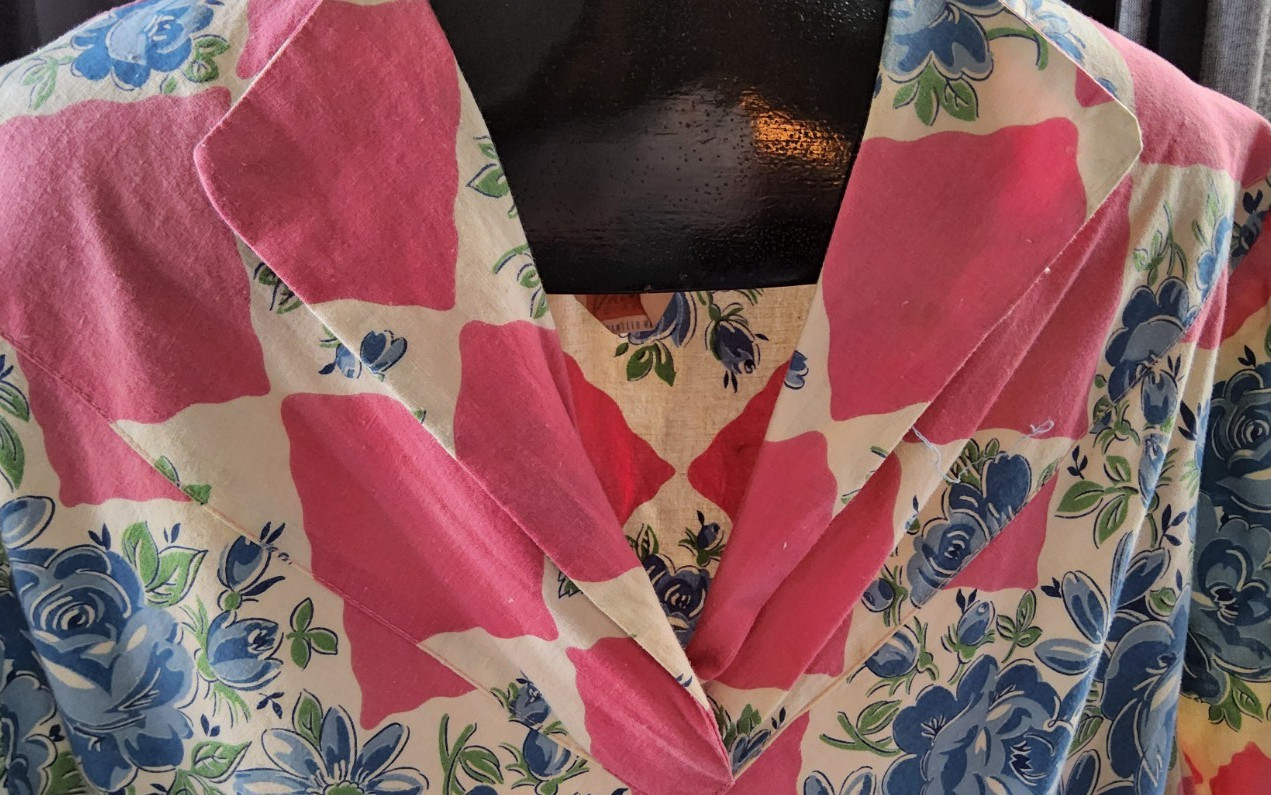 VTG HOUSE DRESS 1940s COTTON PRINT WWII Yrs. Size Small. Pink Blue Floral Checks