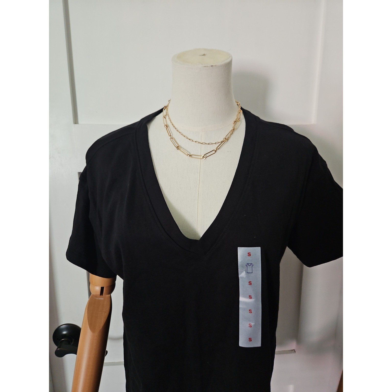 Old Navy Vintage Tee Small Black V-Neck Short Sleeve Cotton T-Shirt NWT