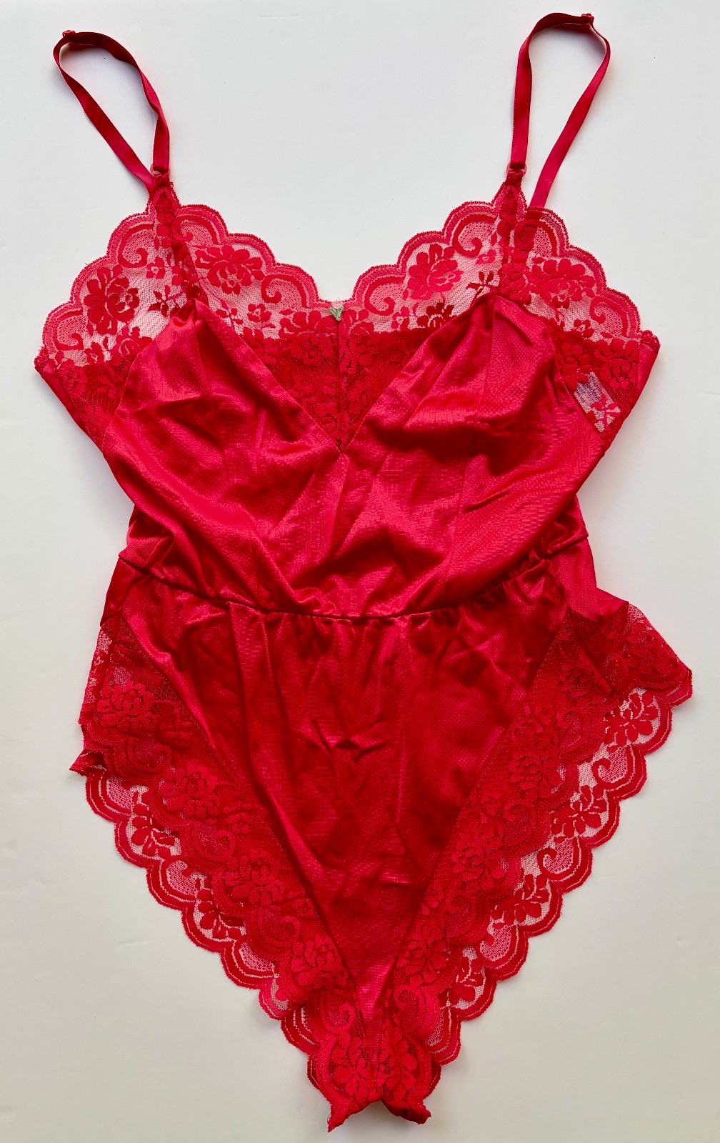 VTG Maidenform Chantilly Bodysuit Lingerie Glossy RED Nylon Lace Sz 34 USA Union