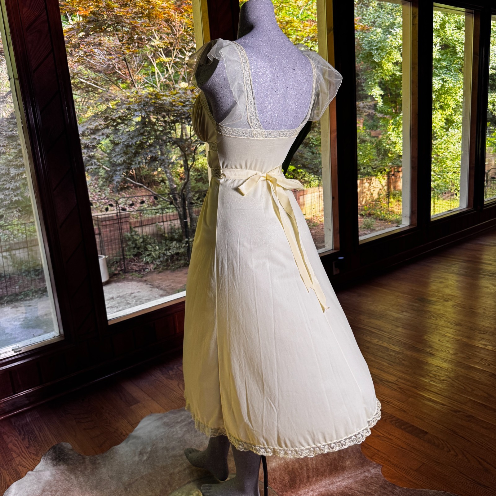 Vintage 50s 60s Yellow Lace Babydoll Nightgown & Peignoir Set Vanity Fair Small