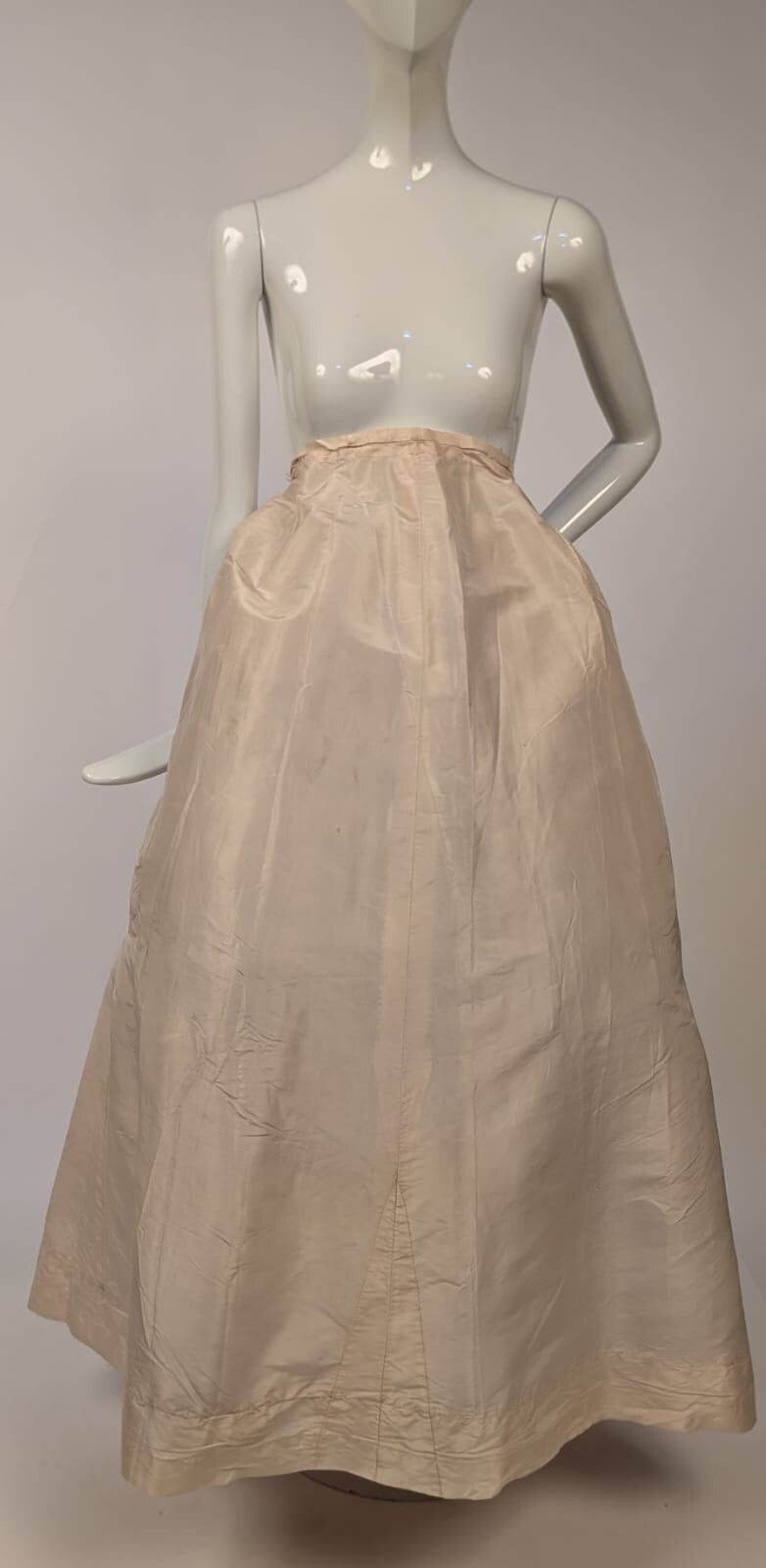 VICTORIAN 1890’S CRISP IVORY SILK TAFFETA SKIRT