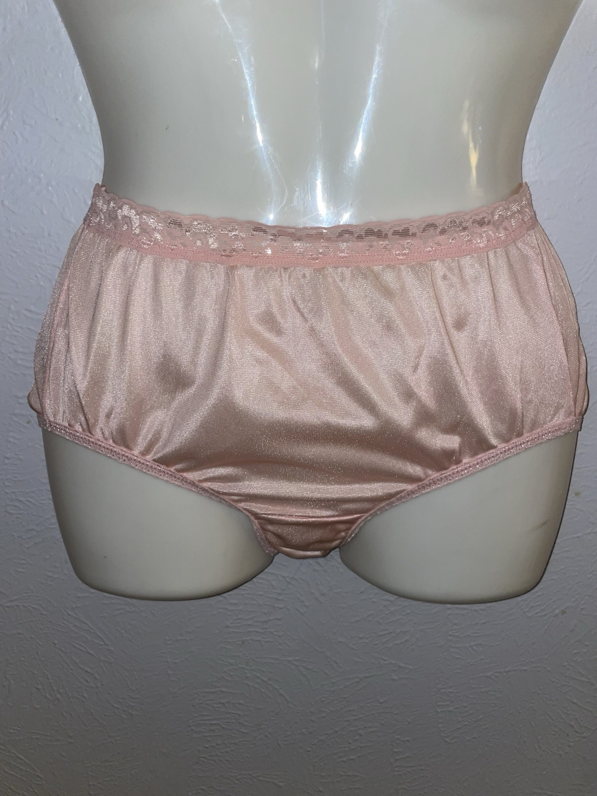 Hanes Panties 6 M Hi-Cut Nylon Pink French Silky Bikini Underwear Brief Vintage