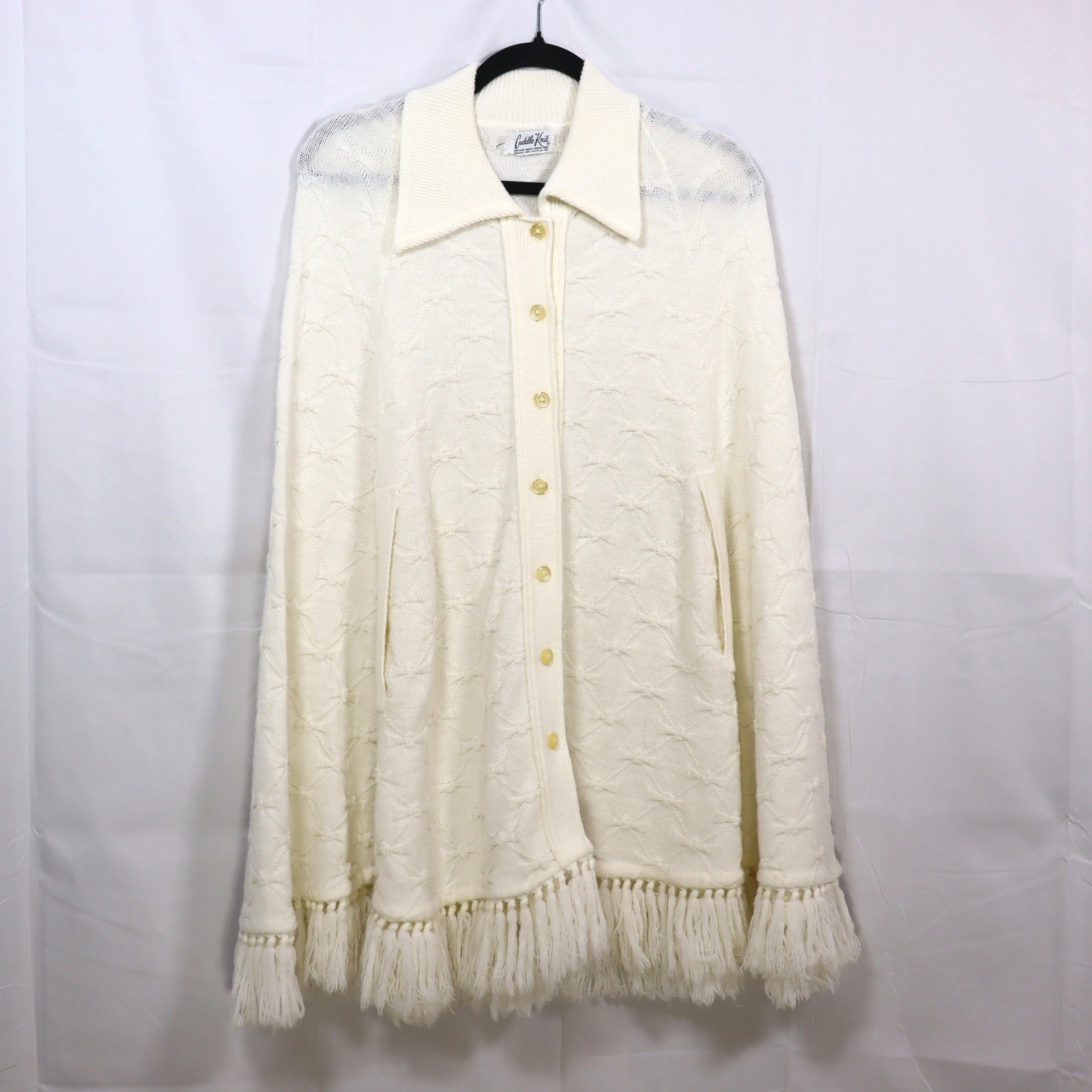 Cuddle Knit Cape OS White Womens Fringe Button Up Vintage