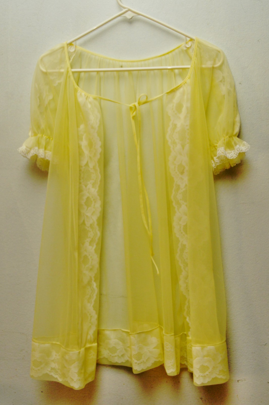 Vintage 1960s Babydoll Nightie Pale Yellow Nylon Nightgown Medium Open Front