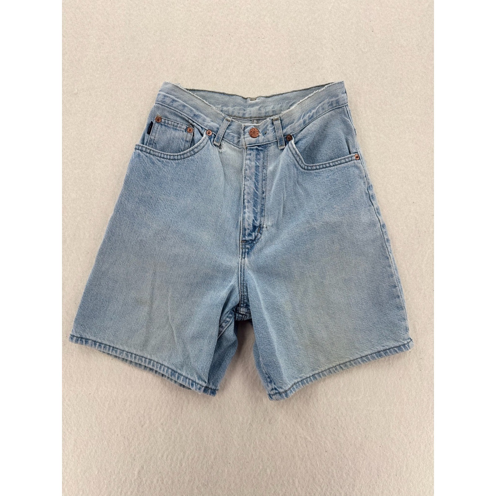 Vintage Chic Jeans High Waisted Denim Light Wash Mom Shorts Size 6 USA 90s Prep
