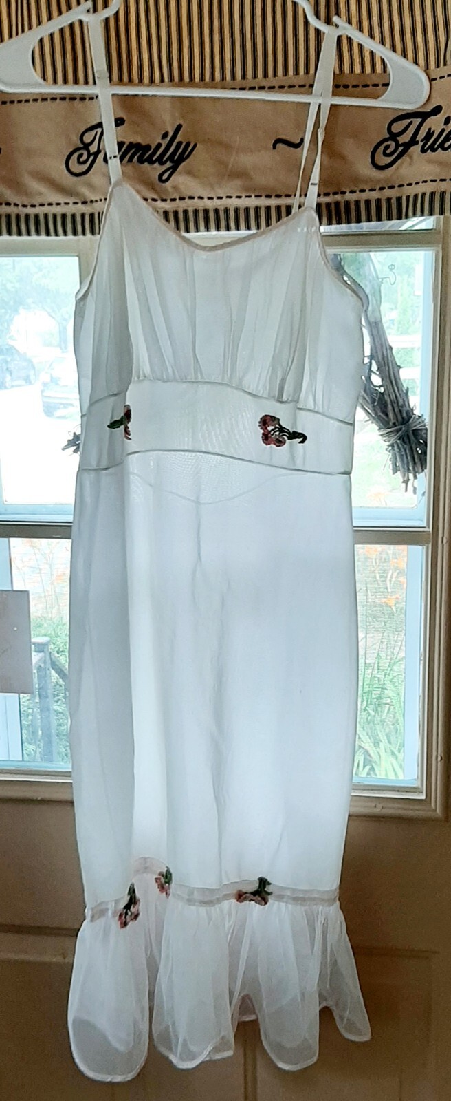 Vintage White with Pink Floral Appliques Nightgown size 32