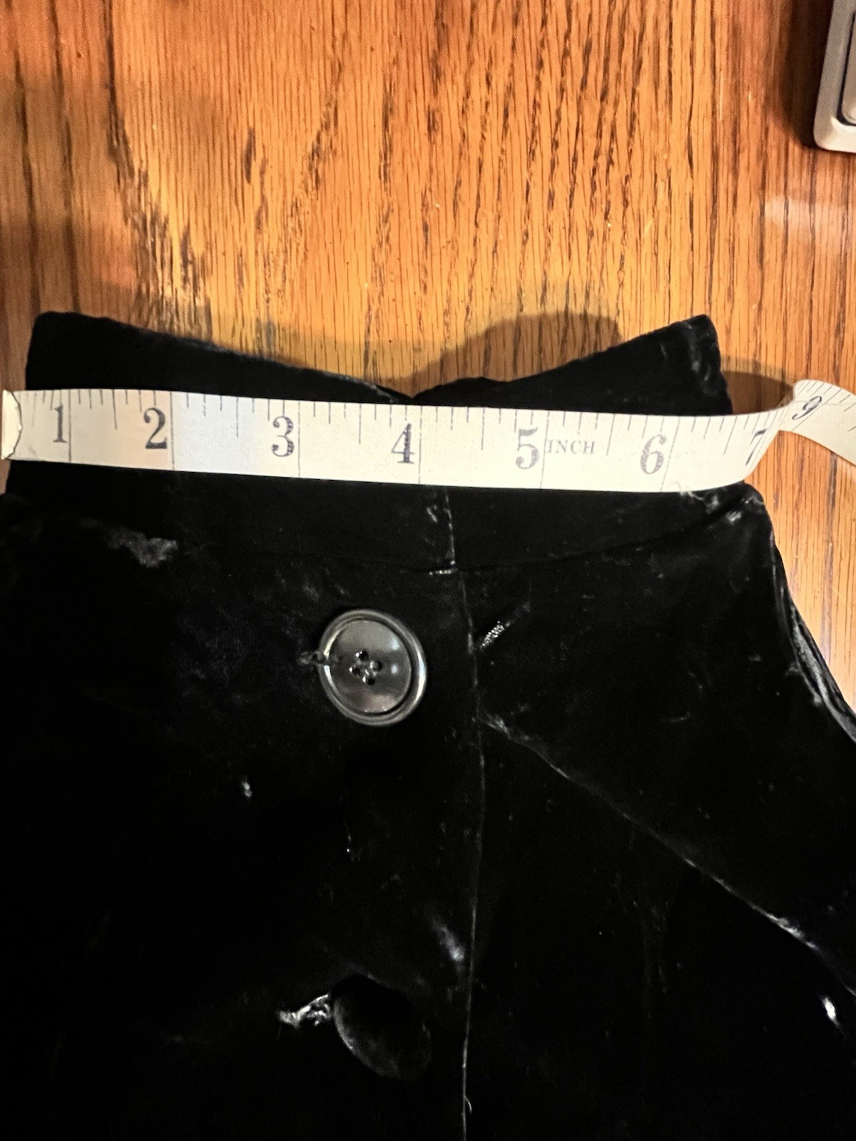 VTG Black Velvet Cape Button Front Victorian Opera Goth Steampunk 34” Long READ
