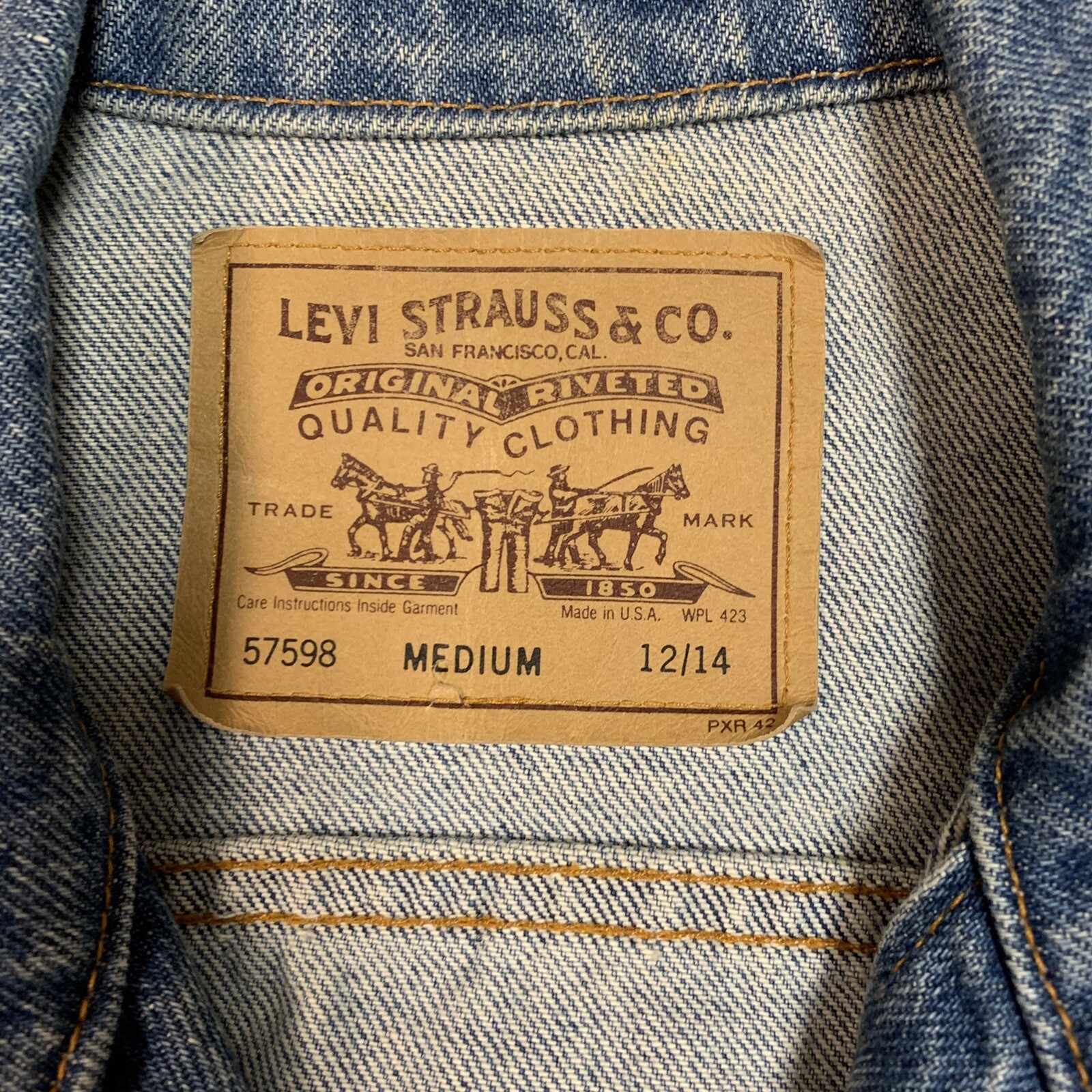 Womens Vintage Levis Denim Jacket Medium 12/14 57598 Embroidered Fish Patch Bass