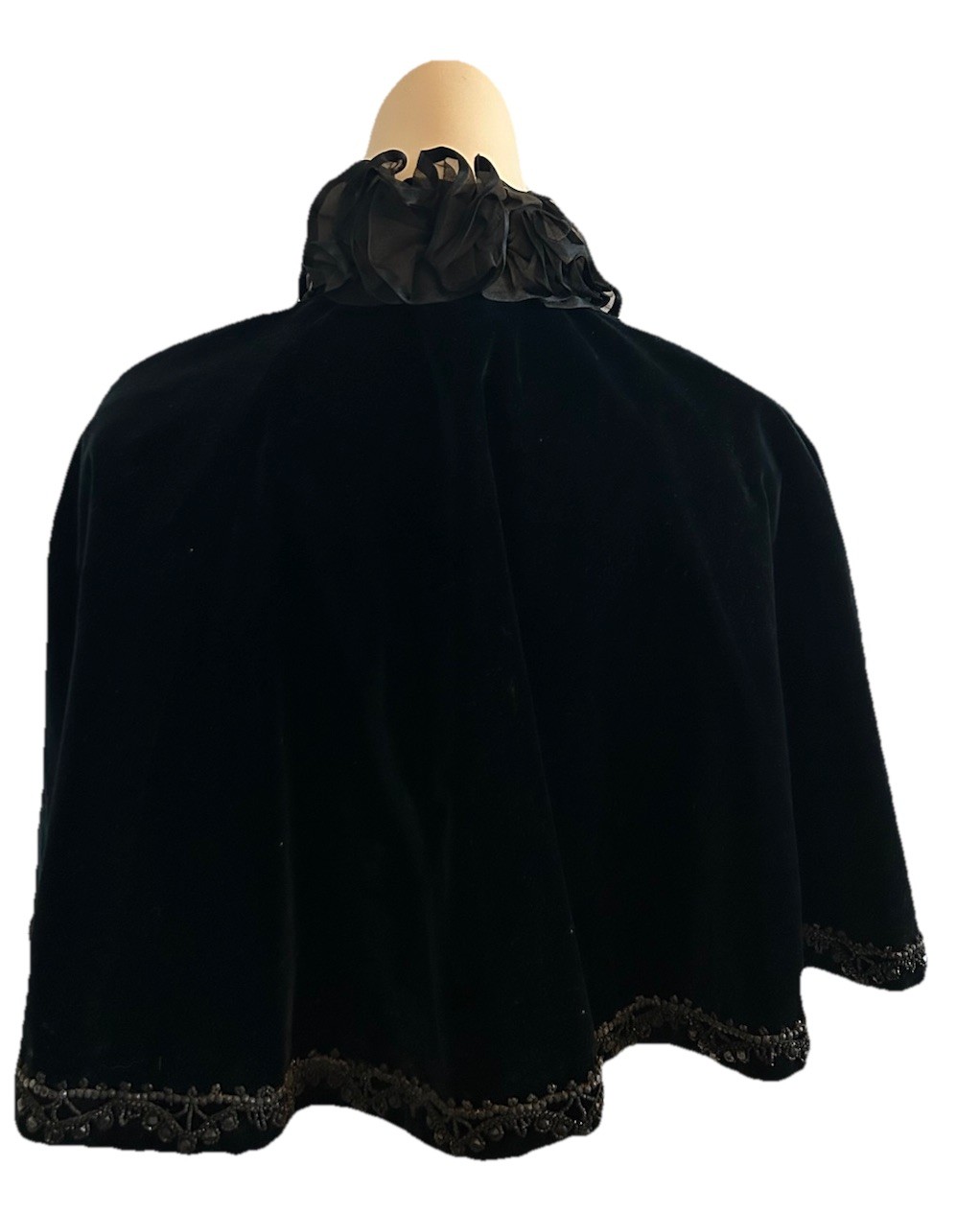 Vtg Victorian Gothic Steampunk Witchy Velvet Capelet Cape Beaded Ruffle Collar