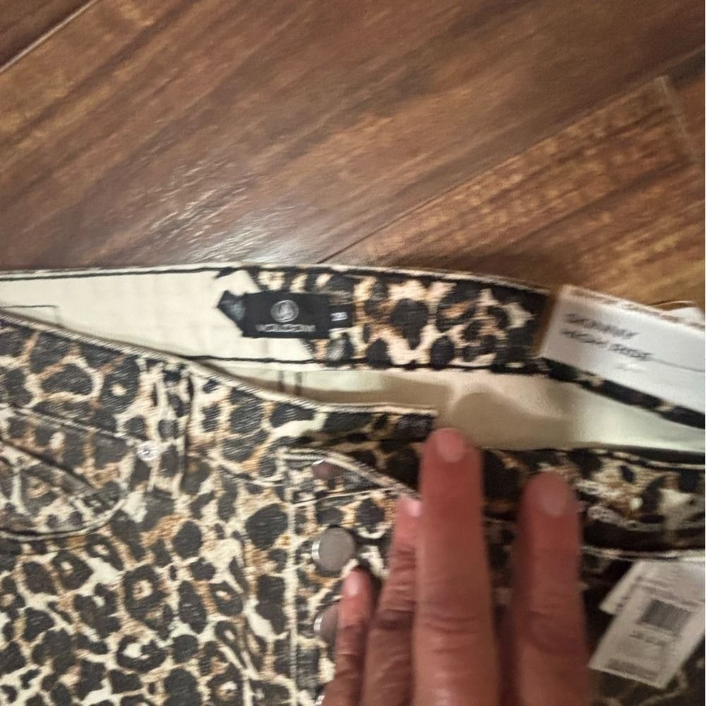 Volcom high rise super toned skinny cheetah animal print 28×30 button fly pants