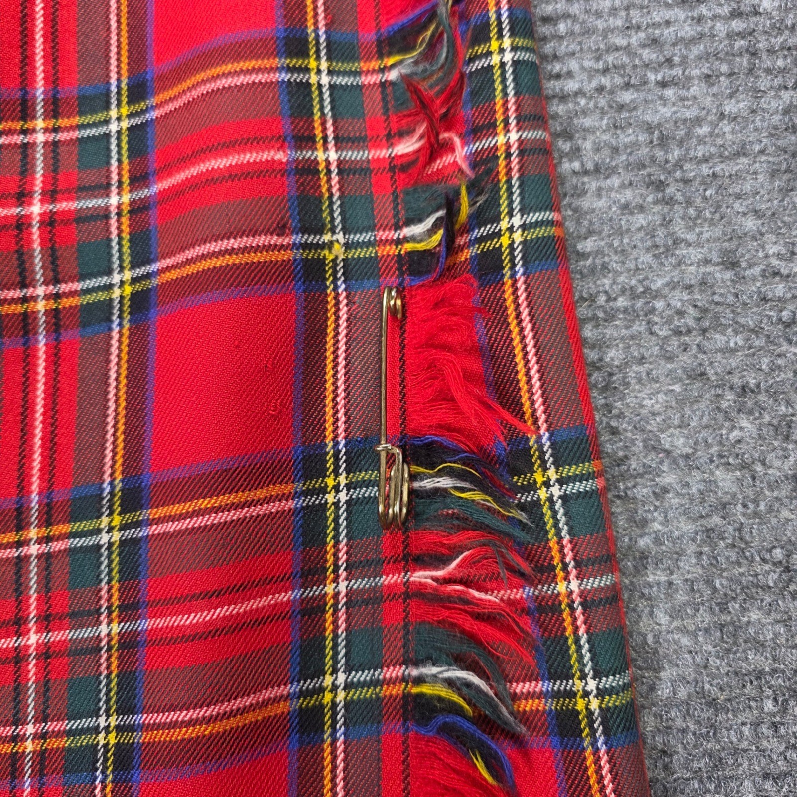 Rafaella VTG Worsted Wool Kilt Wrap Midi Skirt Women&rsquo;s Size 14 Red Plaid Fringe