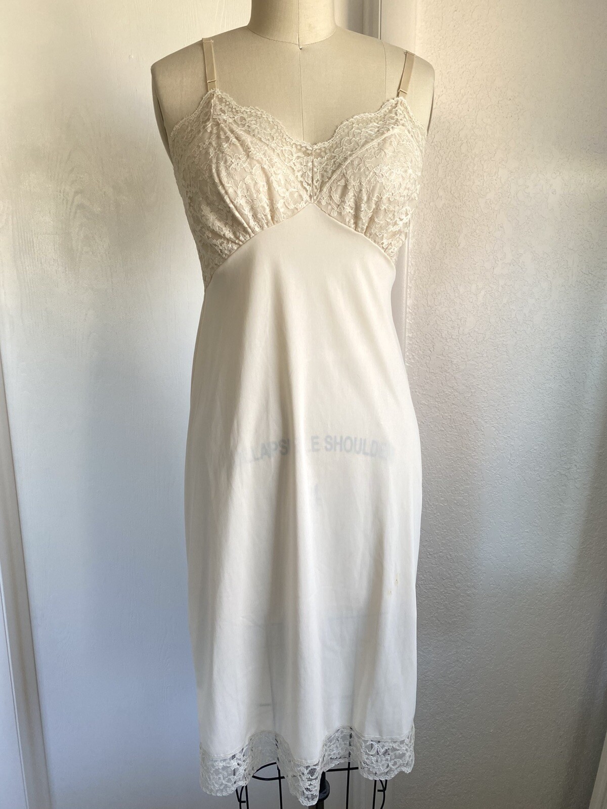 Vtg Full Slip Dress Champagne Chantilly Lace Hollywood Vassarette 32