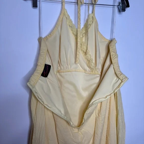 Vintage Torrid Butter Yellow Halter Neck Sundress Size 18 Made in USA