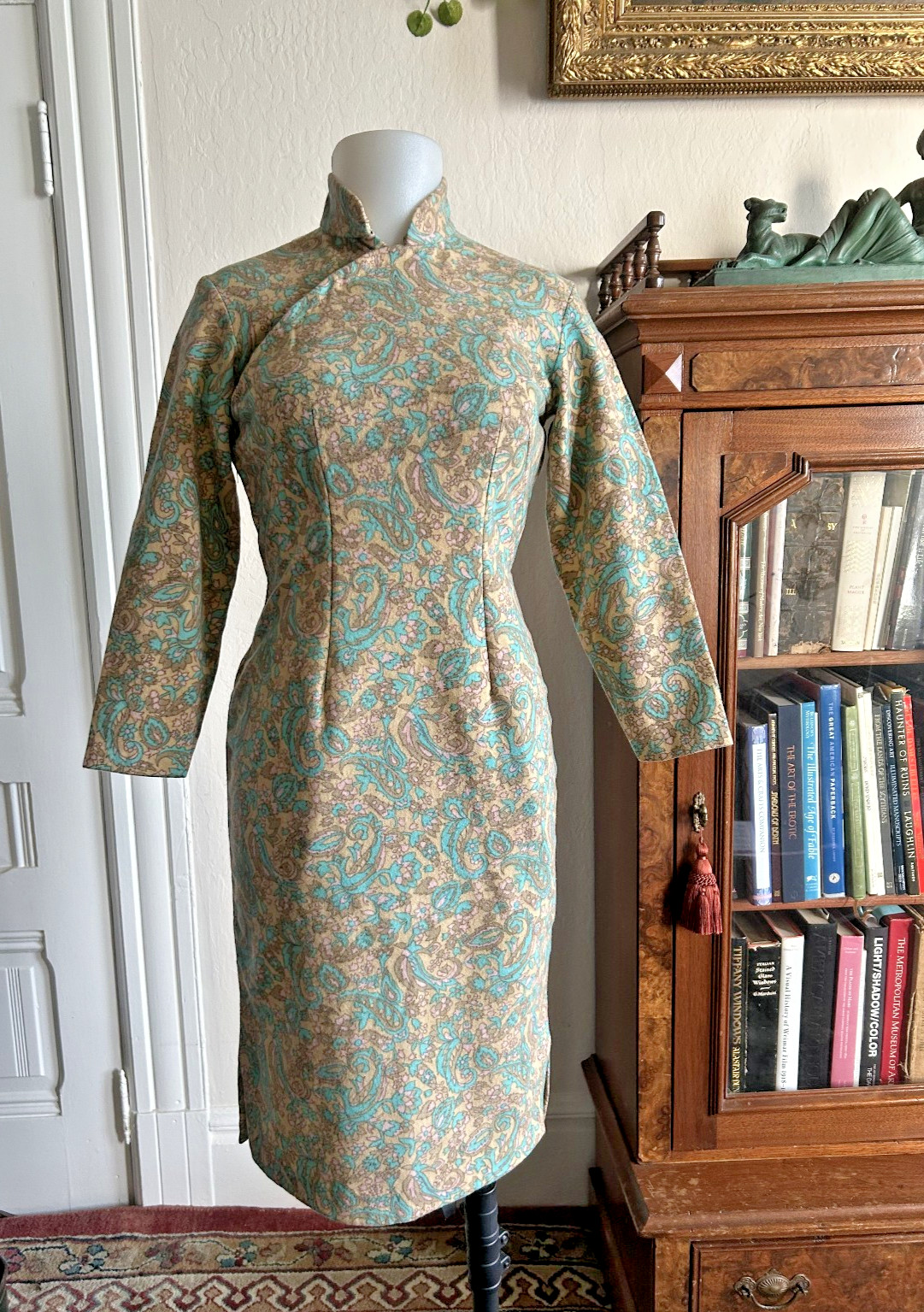 VTG 50&rsquo;s 60&rsquo;s Yellow & Teal Sheath Dress Abstract Pattern Cheongsam Qipao sz SM