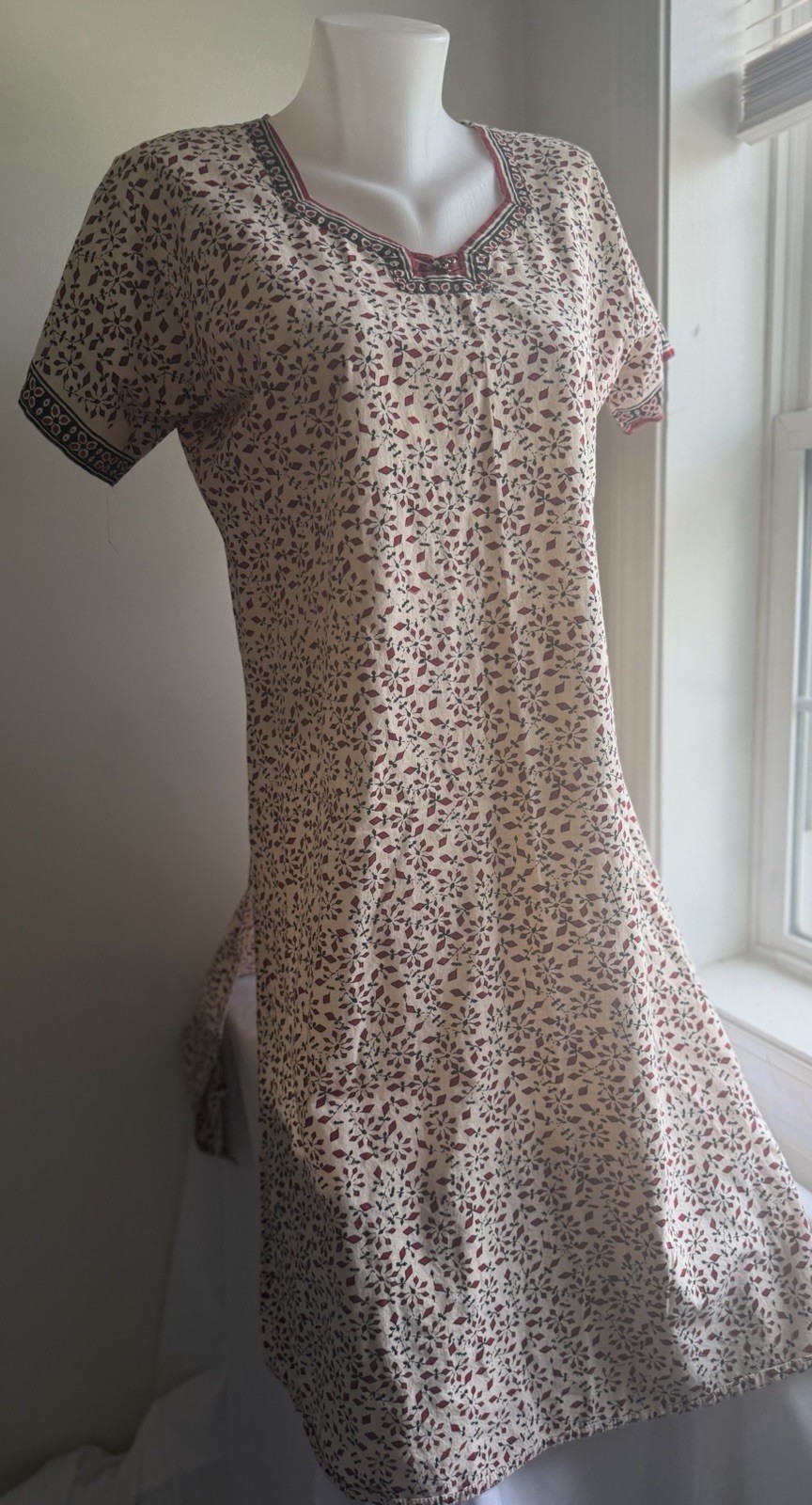 Vintage Handmade India Cotton Dress M/L Cream Burgundy Floral Boho Side Slits