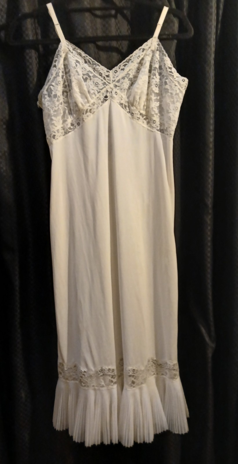 Vintage 50s Vanity Fair Full Slip Size 36 White Nylon Ruffle Crystal Pleat