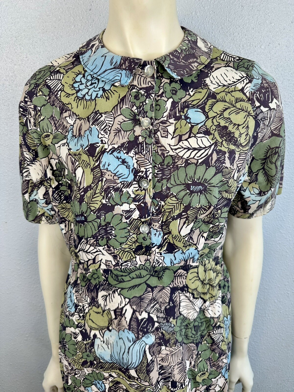 vintage 50&rsquo;s 60&rsquo;s floral dress short sleeve, buttons from waist up cotton med/lg