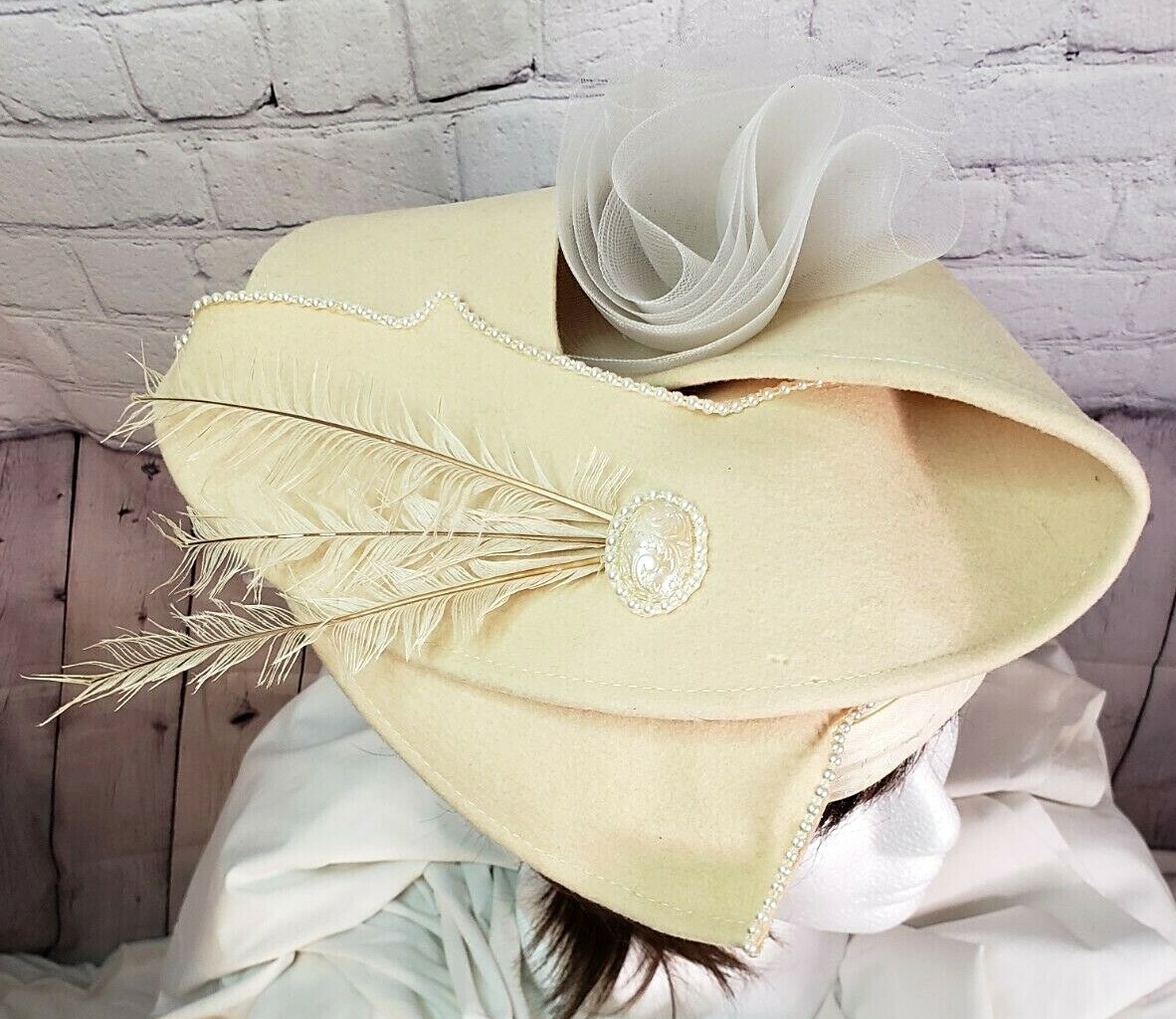 Vtg Bollman Hat Co. Designer&rsquo;s Touch Exclusive Wool Doeskin Felt Feathers Pearls