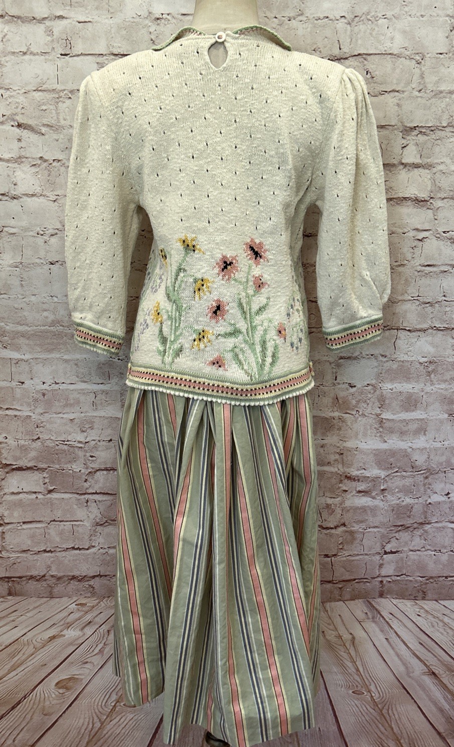 VTG Cullinane Peter Pan Collar Short Sleeve Sweater Skirt Set Gardening Cottage