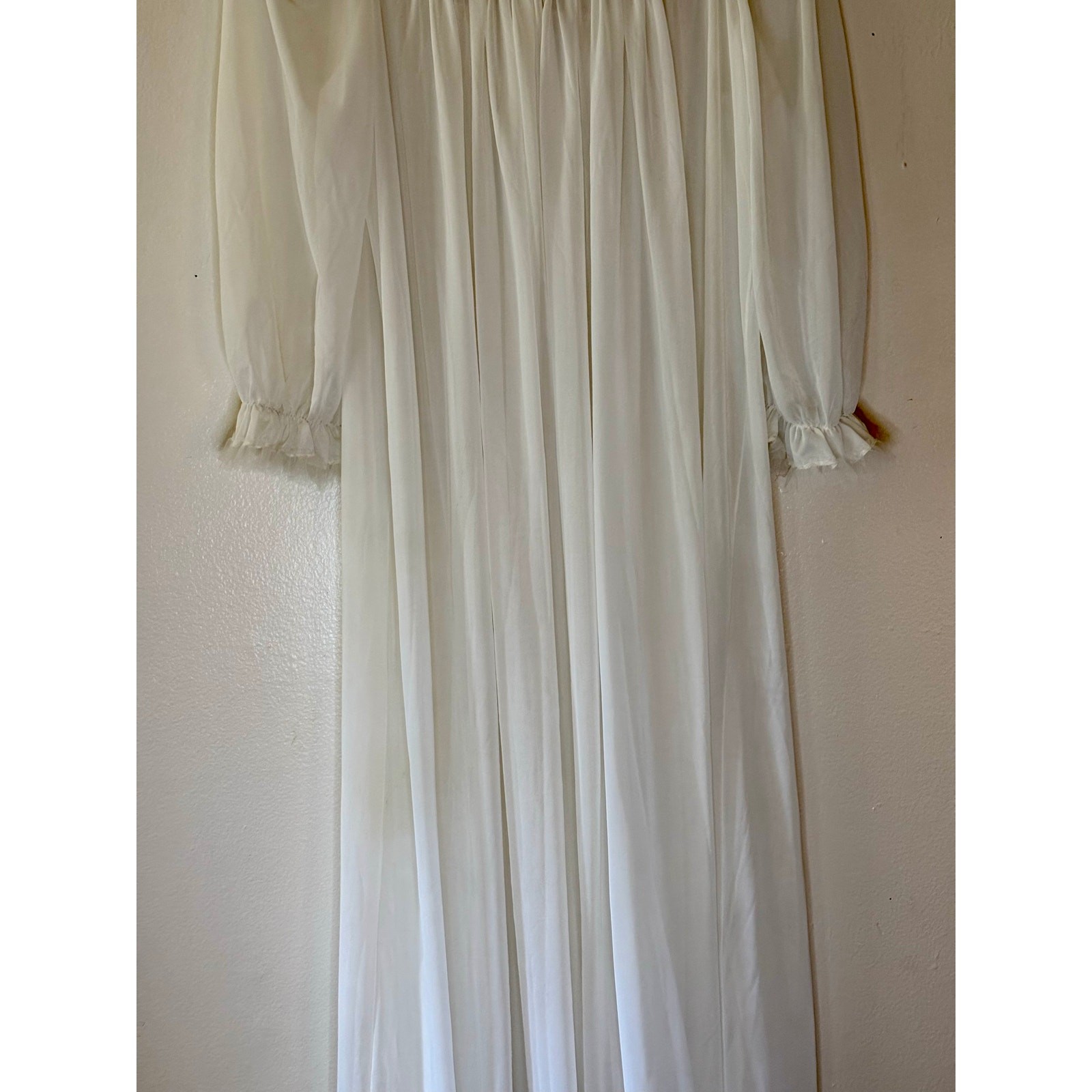Vintage 1960s White Nylon Peignoir Robe Lady Lenora Tulle Trim Bridal