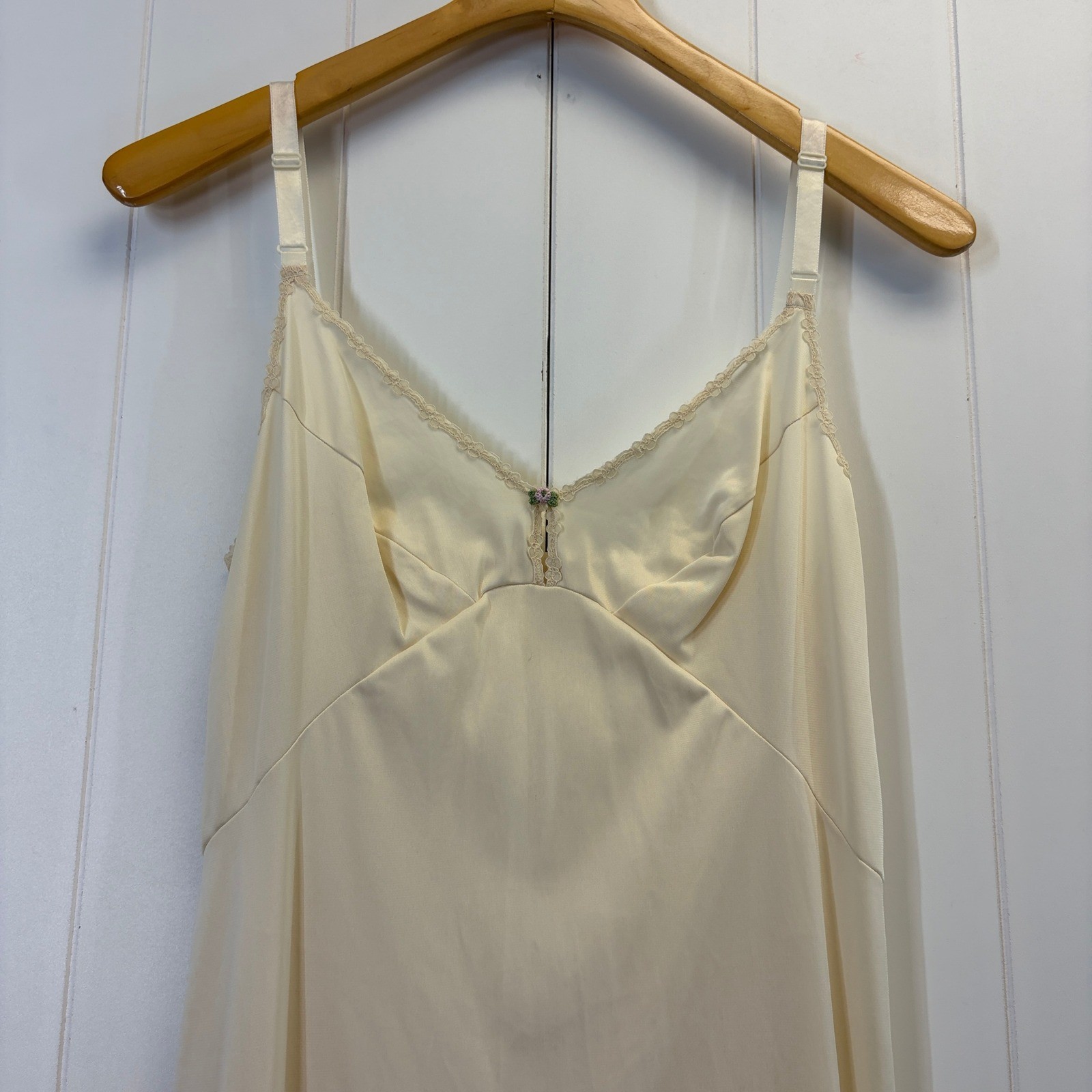Vintage Olga 60s Regency Classic Lingerie Full Slip Dress Women Size M Coquette