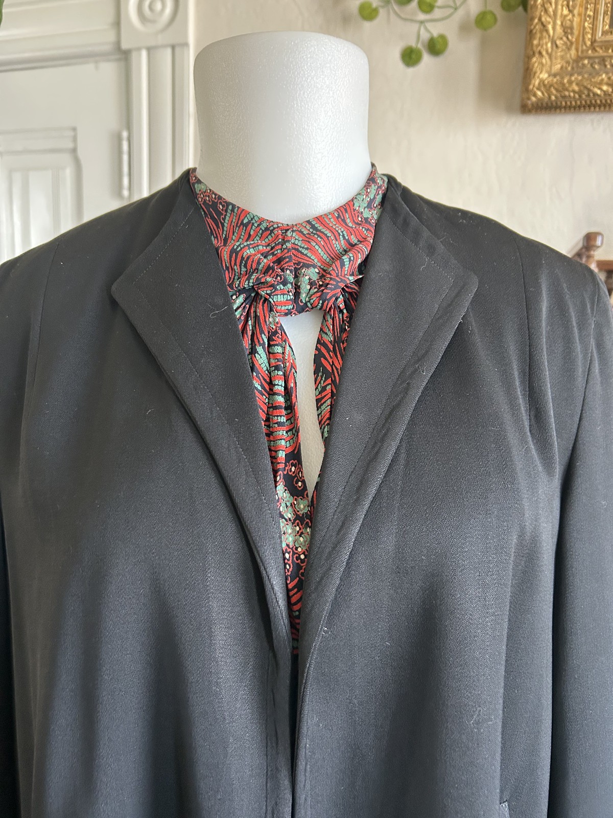 1940s Vintage Black Tailored Swing Coat Jacket Hand Lined Open Front Padded S/M
