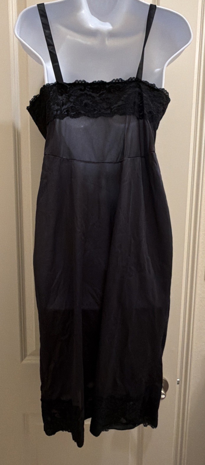 Vintage Pine hurts Lingerie woman’s 1950s black full slip dress Sz 36 SM Adjusts