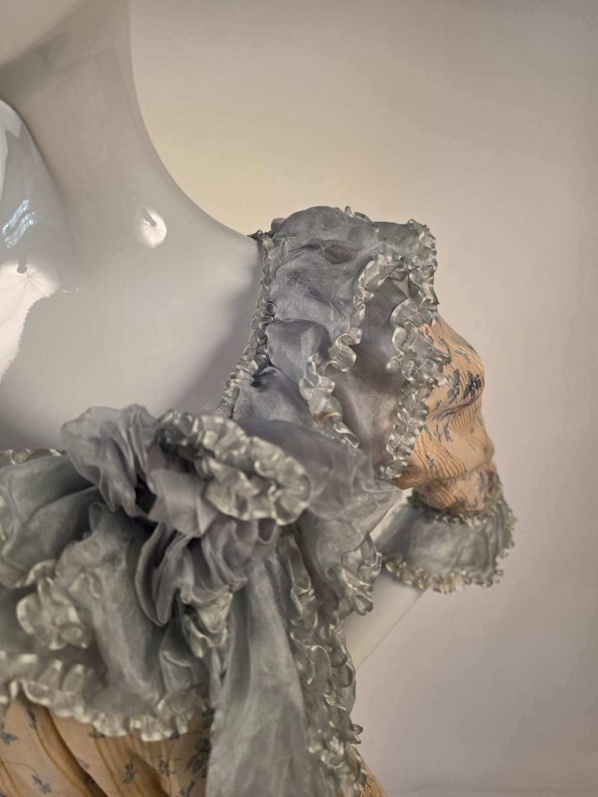 VICTORIAN VIOLET + CREME PRINT 2 PC DRESS W VOILET SILK MOIRE RUFFLES + TRAIN
