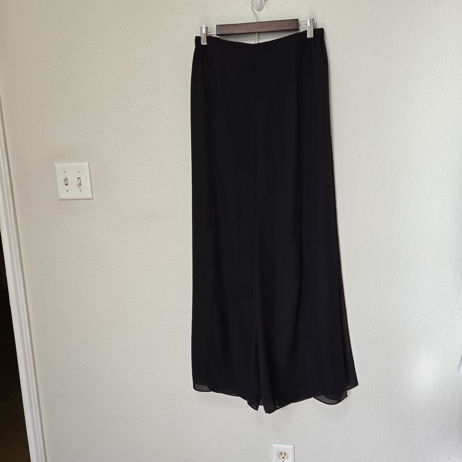 Vintage Cachet Women&rsquo;s Black Wide Leg Chiffon Slacks Size 10