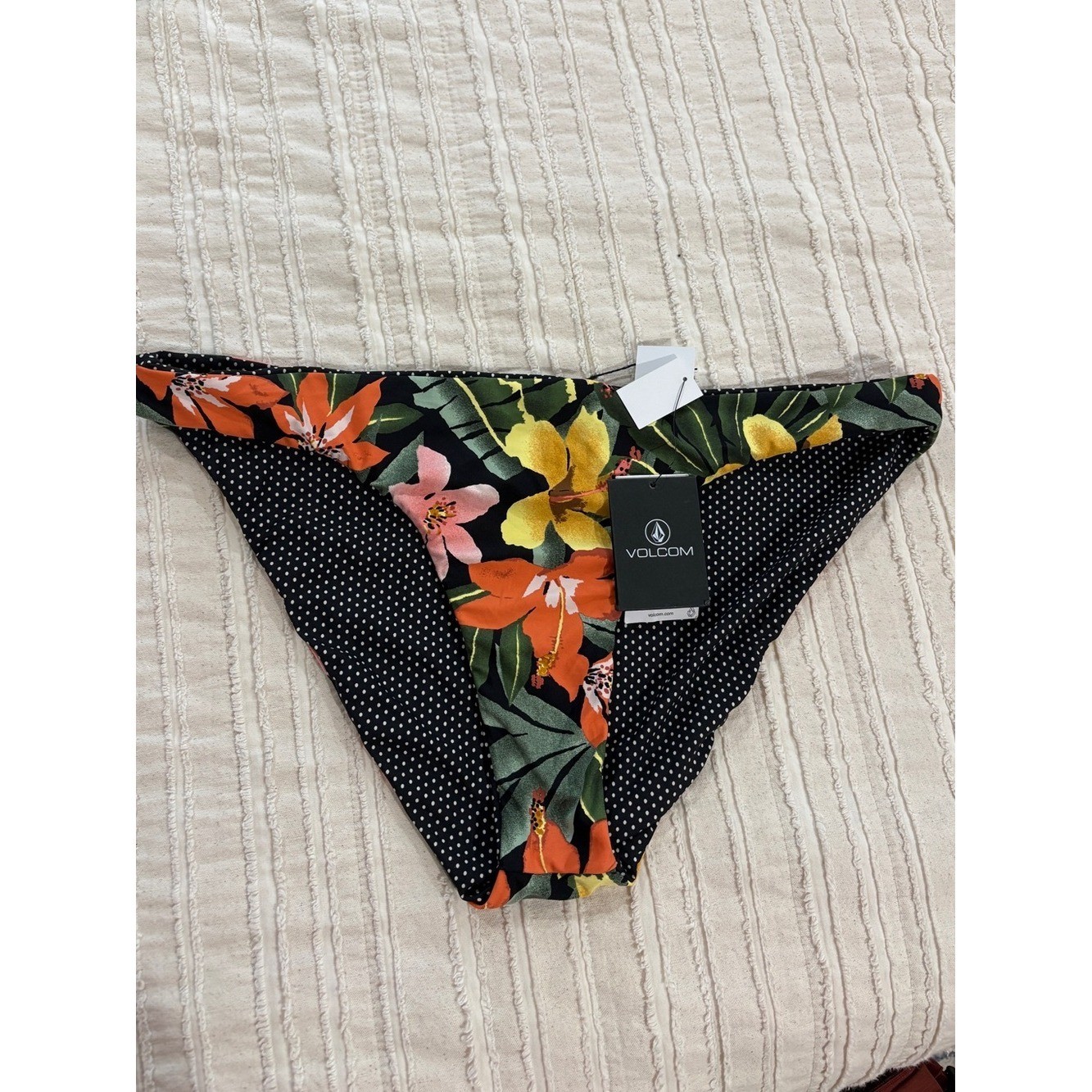 NWT Volcom Reversible Floral & Polka Dot Bikini Bottoms – Black/Multicolor