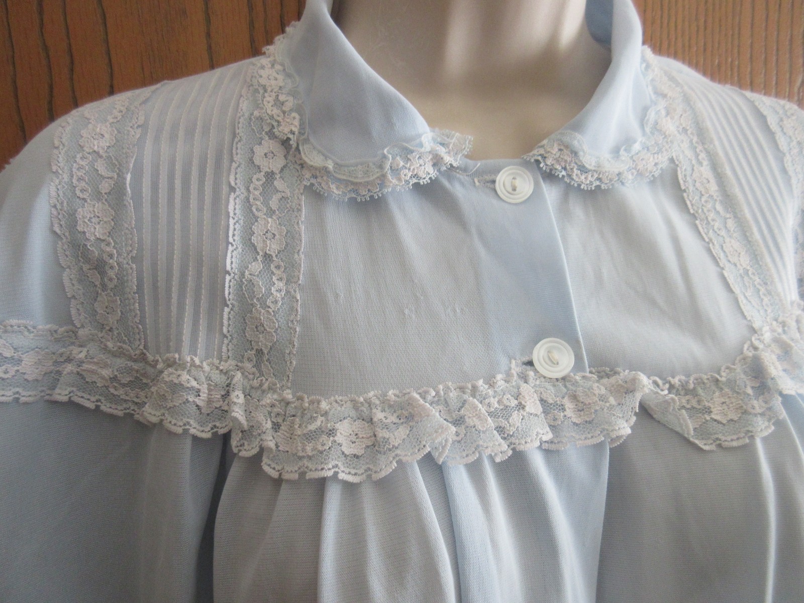 1960&rsquo;s BED JACKET PHILMAID BLUE nylon LACE RUFFLE size LARGE 40/42 USA