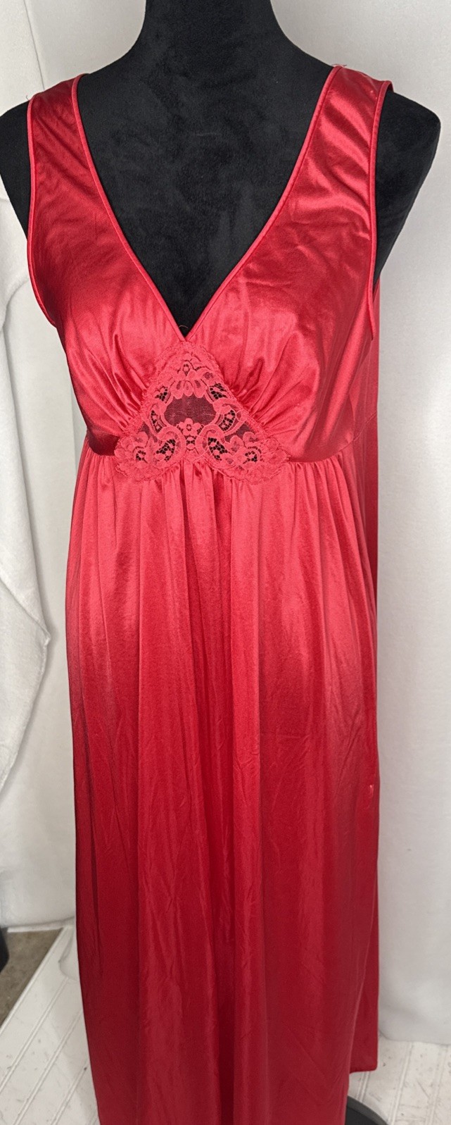Vintage Lorraine Red Nightgown Lace Sleeveless Nylon Size M USA