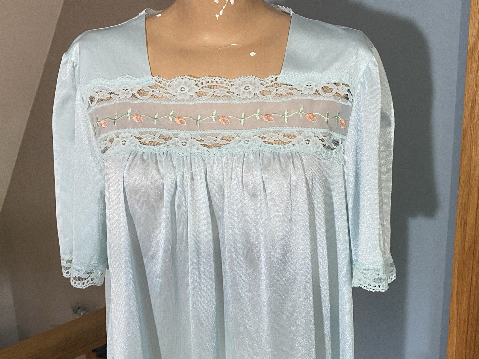Vintage Vassarette Short Gown Nylon Lace Embroidery Size L Blue