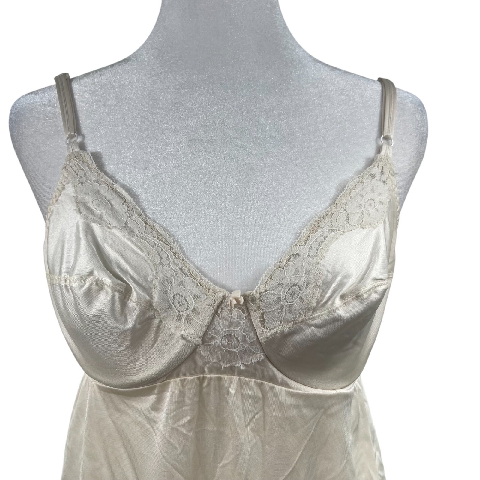 VTG 70s Vaseratte Nylon Full Slip Ivory Underwire 34B Lace Coquette Pin Up USA